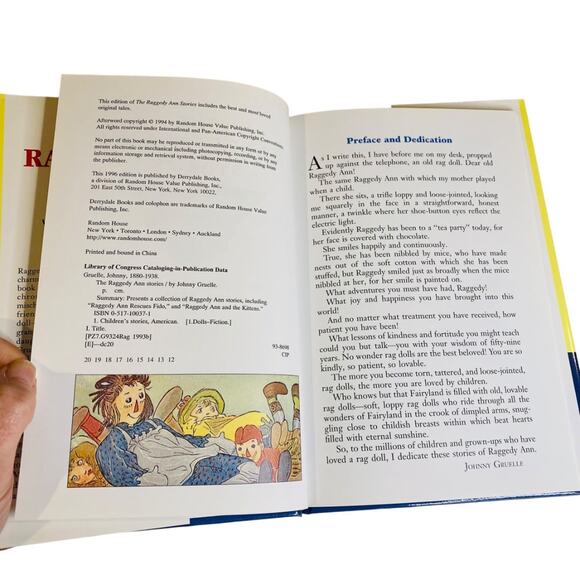 Lot of 4 Raggedy Ann and Andy Books Assorted Hardcover Scratch & Sniff - Picture 4 of 6